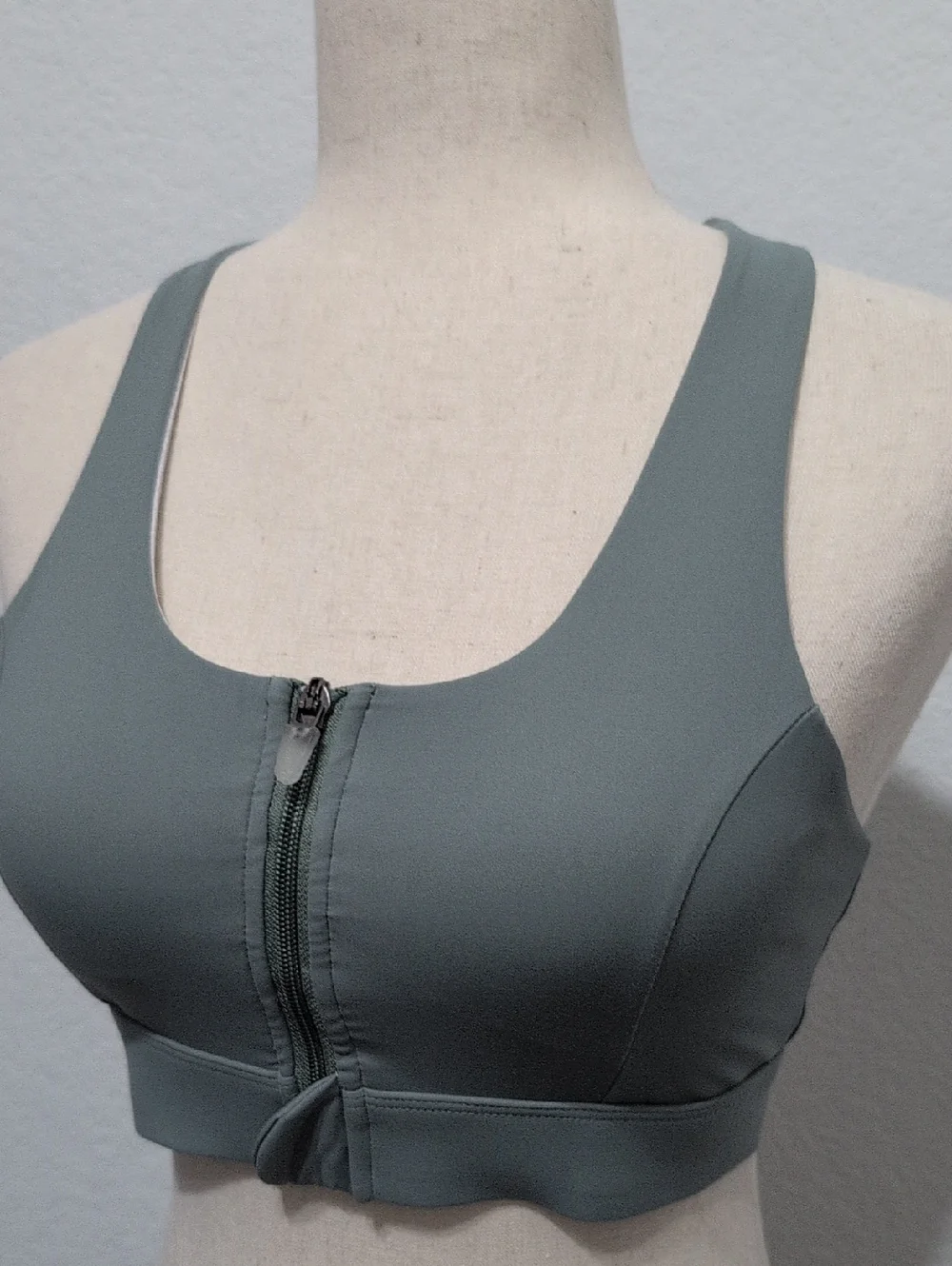 Front Zip High Impact Sports Bra Sage Green Size Small - Picture 2 of 8